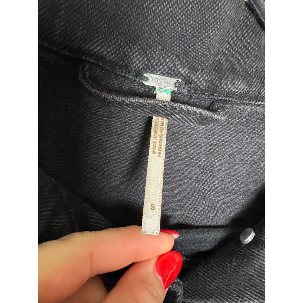 Free People We the Free Rumors Black Denim Jacket Sz. S - Picture 6 of 13